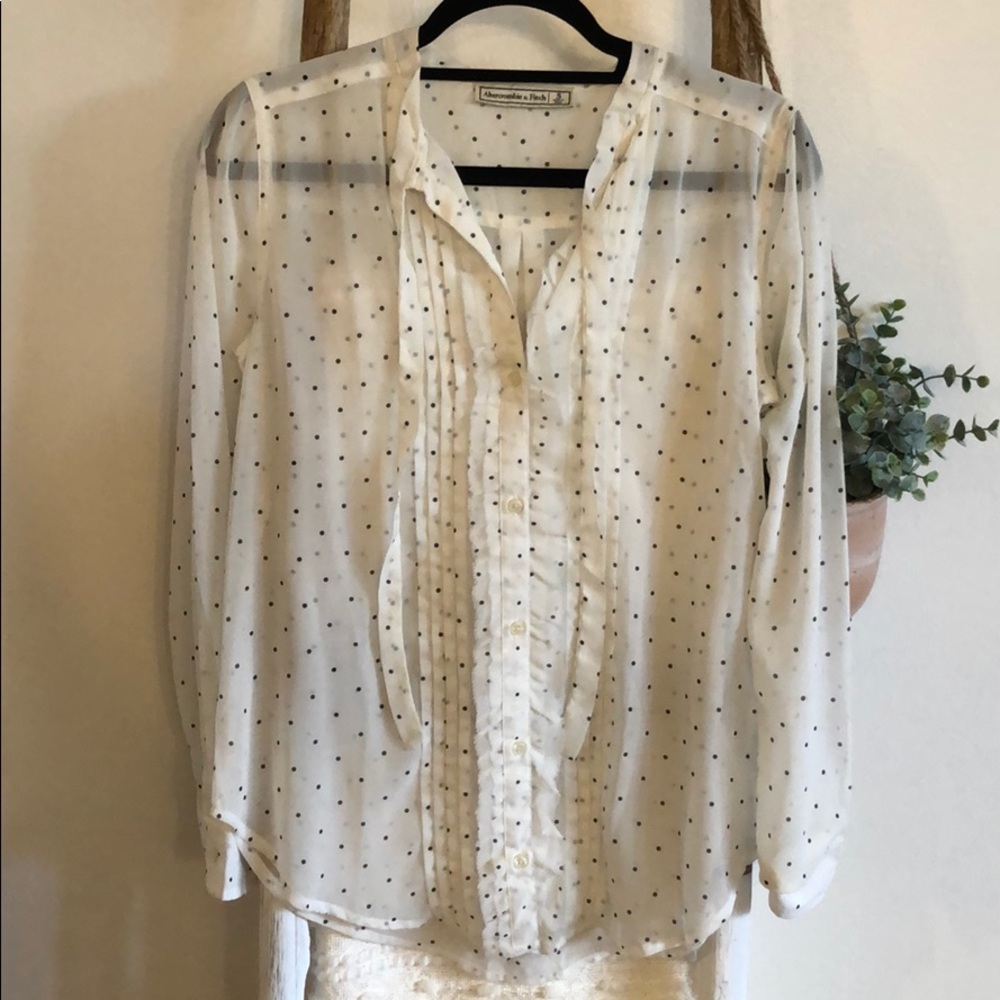 Abercrombie & Fitch Polka Dot Button Down